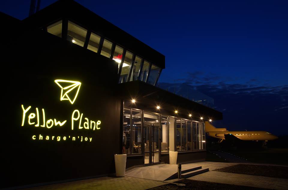 Семейный ресторан Yellow Plane